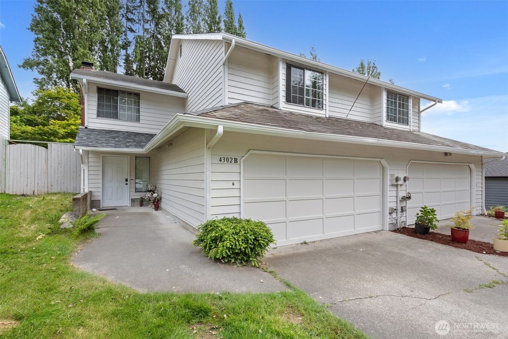 Photo of 4302 155th St SW Unit A&amp;B St, Lynnwood, WA 98087 (MLS # 2468230)