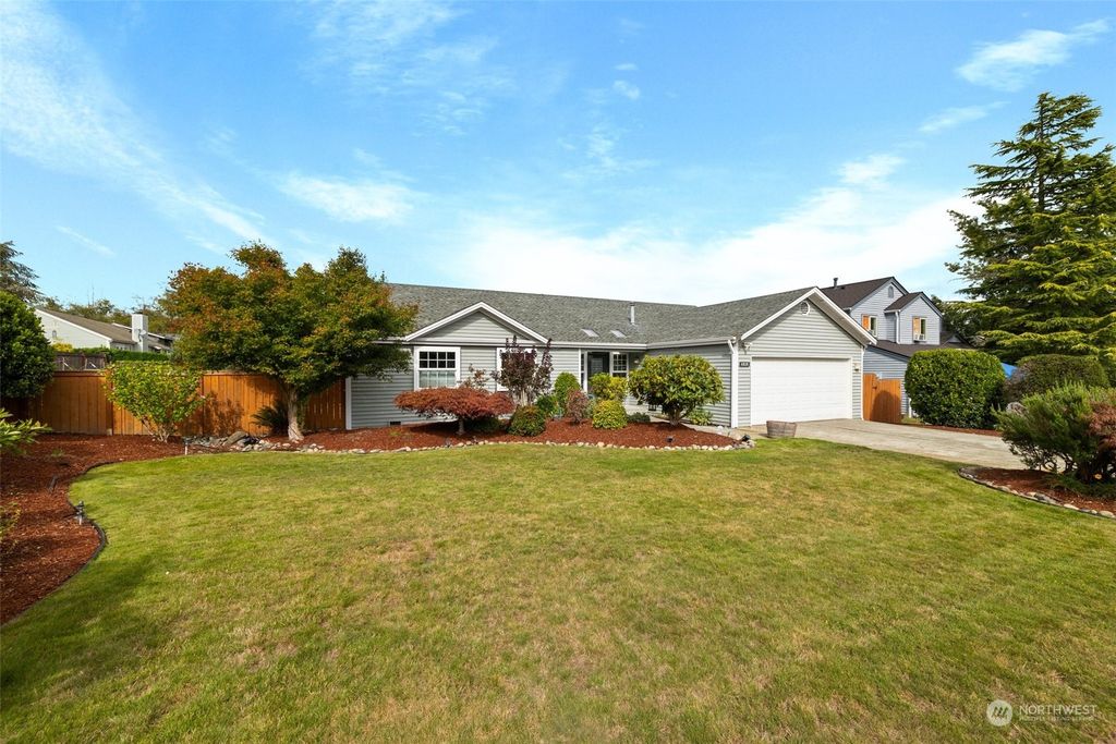 Photo of 4616 SW 327th Street, Federal Way, WA 98023 (MLS # 2294515)