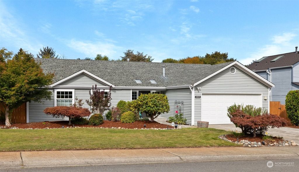 Photo of 4616 SW 327th Street, Federal Way, WA 98023 (MLS # 2294515)