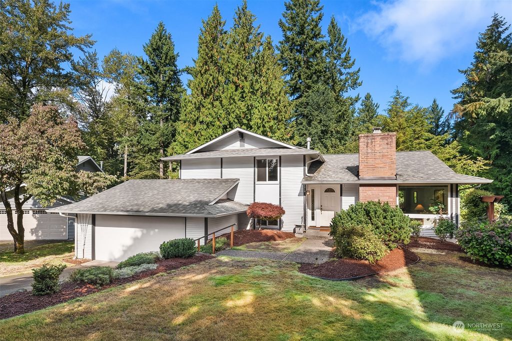 Photo of 12010 NE 67th Street, Kirkland, WA 98033 (MLS # 2167973)