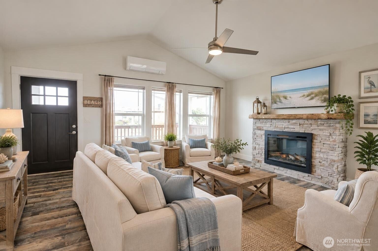 1092 Crestshire Loop SW