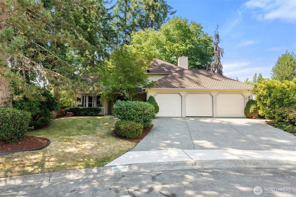 Photo of 24218 SE 42nd Place, Sammamish, WA 98029 (MLS # 2421603)
