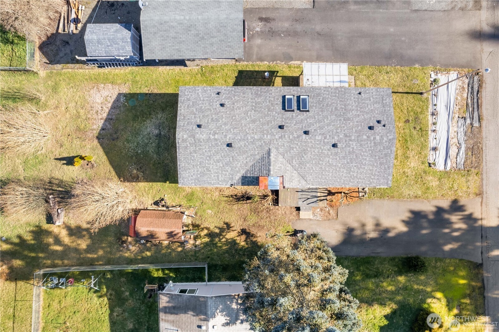 924 Lincoln Avenue E 56