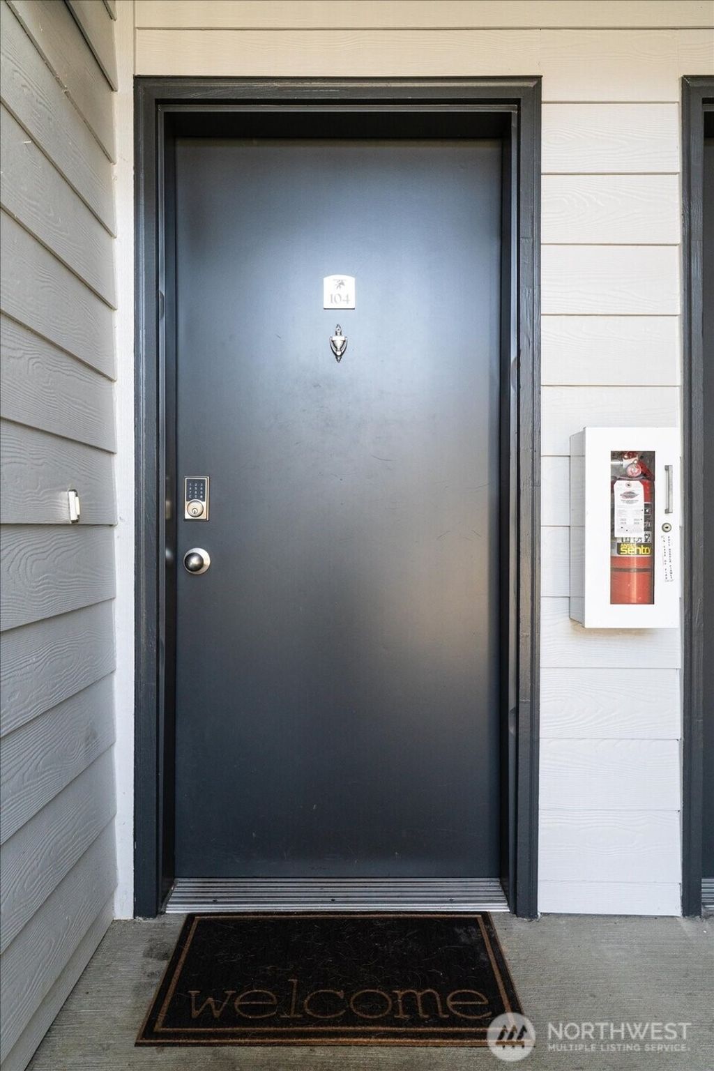 Photo of 15150 140th Way SE #T104, Renton, WA 98058 (MLS # 2500702)