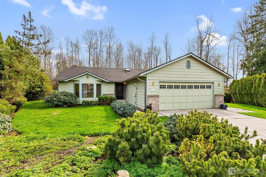 Photo of 6811 59th Drive NE, Marysville, WA 98270 (MLS # 2497924)