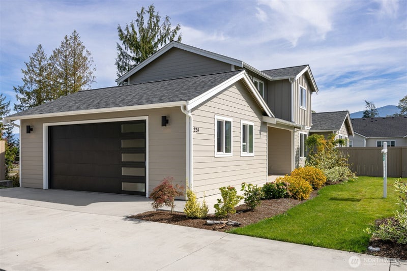 224 N 54th Place