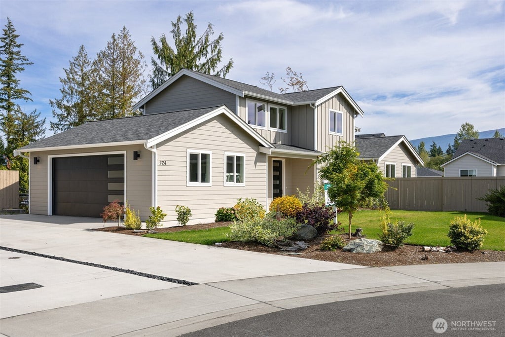 Photo of 224 N 54th Place, Mount Vernon, WA 98273 (MLS # 2582147)