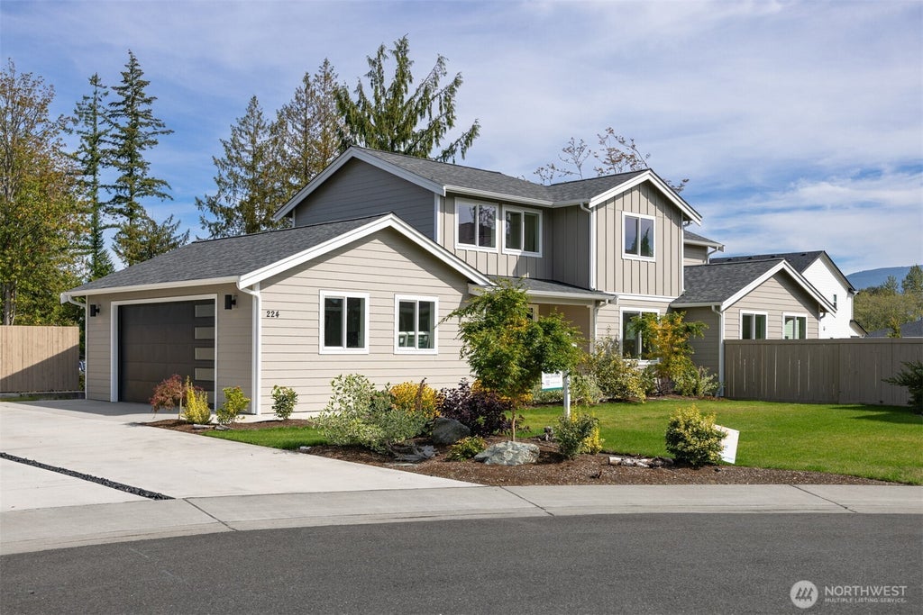 Photo of 224 N 54th Place, Mount Vernon, WA 98273 (MLS # 2582147)