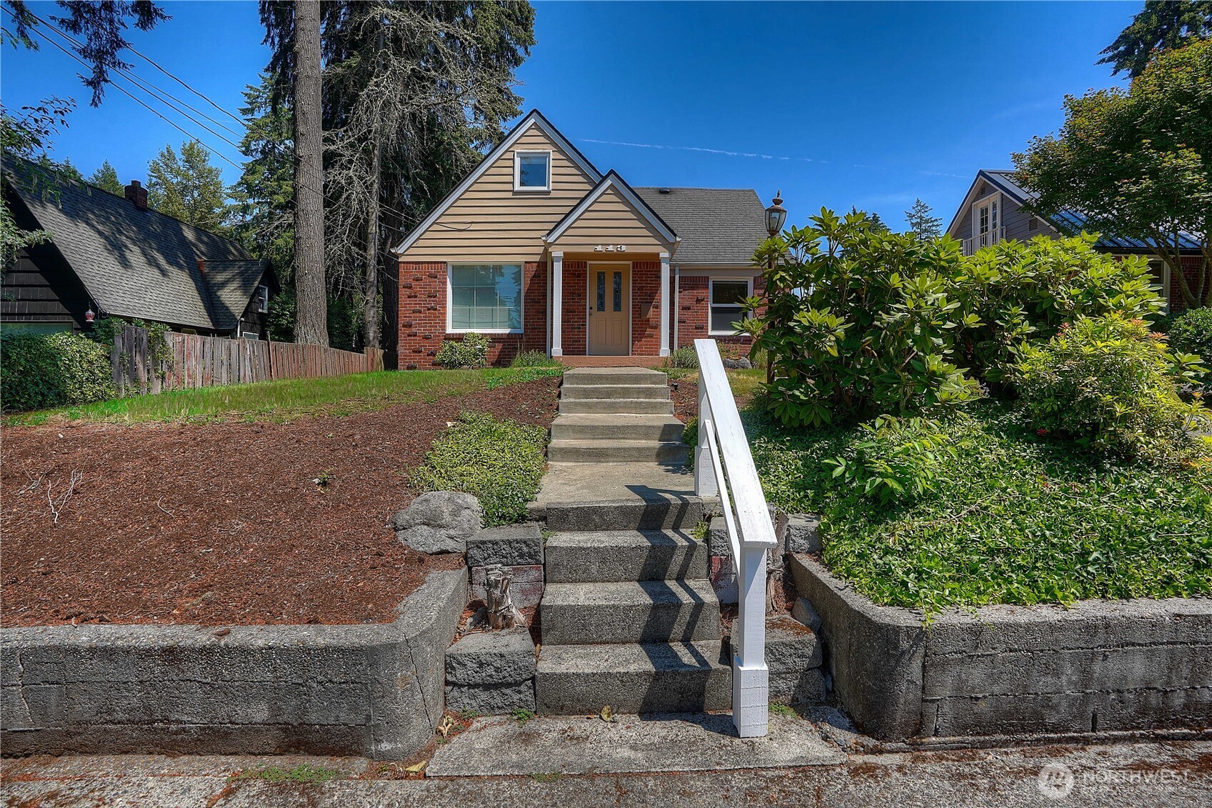 113 Farallone Avenue