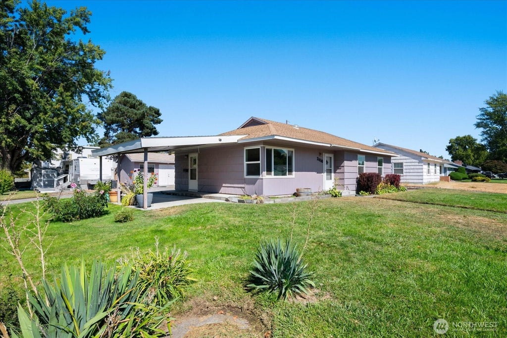 Photo of 2416 Pullen Street, Richland, WA 99354 (MLS # 2580928)