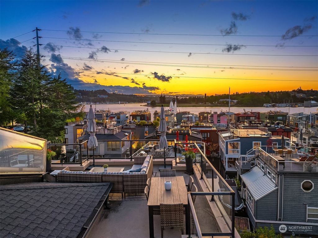 Photo of 80 E Roanoke Street #4, Seattle, WA 98102 (MLS # 2287378)