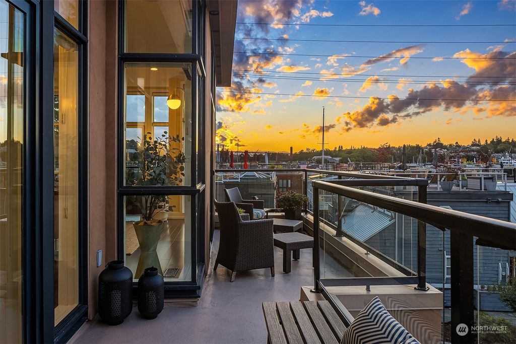 Photo of 80 E Roanoke Street #4, Seattle, WA 98102 (MLS # 2287378)