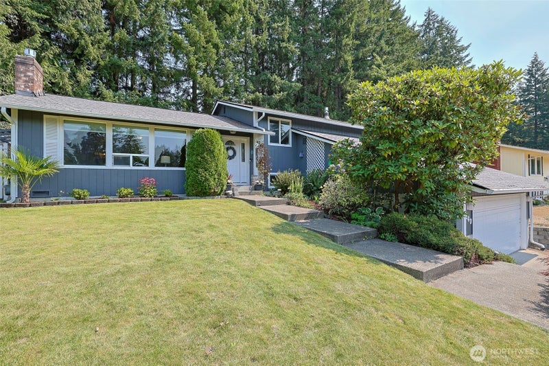 543 NE Conifer Drive