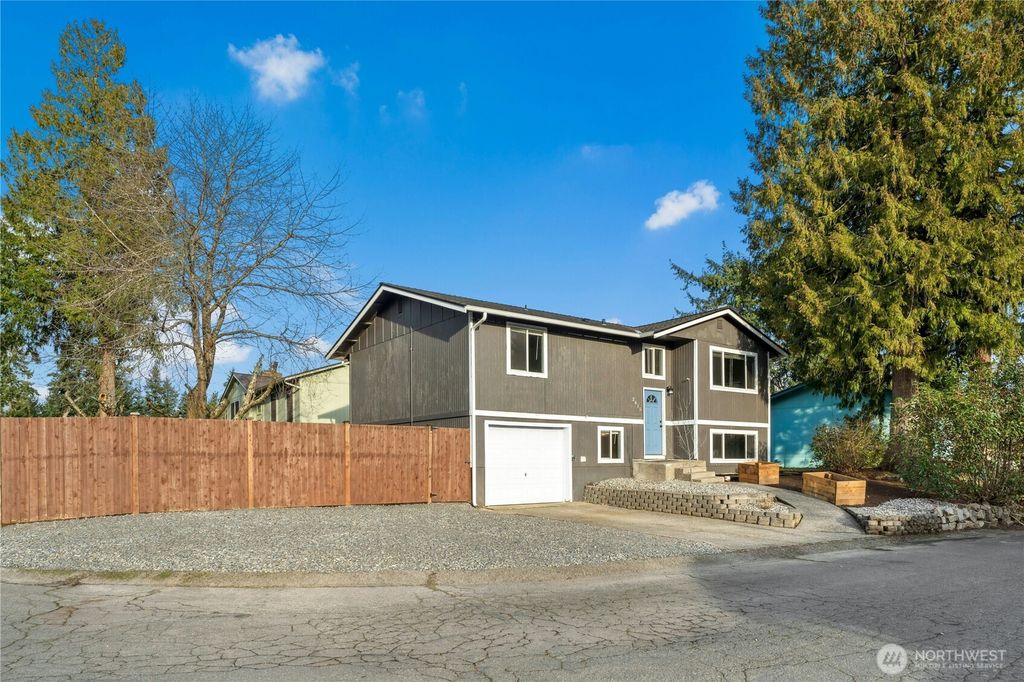 Photo of 2615 Mount McKinley Court, Puyallup, WA 98374 (MLS # 2461742)