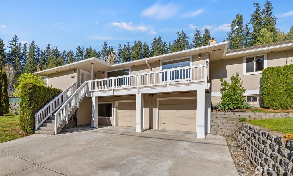 Photo of 19529 Locust Way, Lynnwood, WA 98036 (MLS # 2359194)