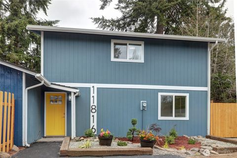 Photo of 11816 SE 318th Place PL, Auburn, WA 98092 (MLS # 2516432)