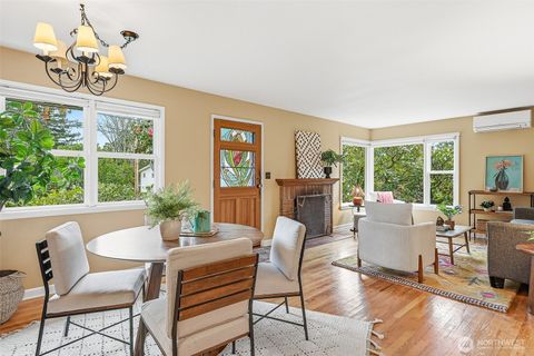 Photo of 11249 Fremont Avenue N, Seattle, WA 98133 (MLS # 2492158)