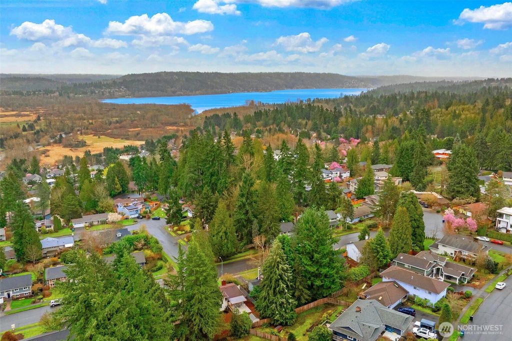 Photo of 5427 159th Place NE, Redmond, WA 98052 (MLS # 2508246)