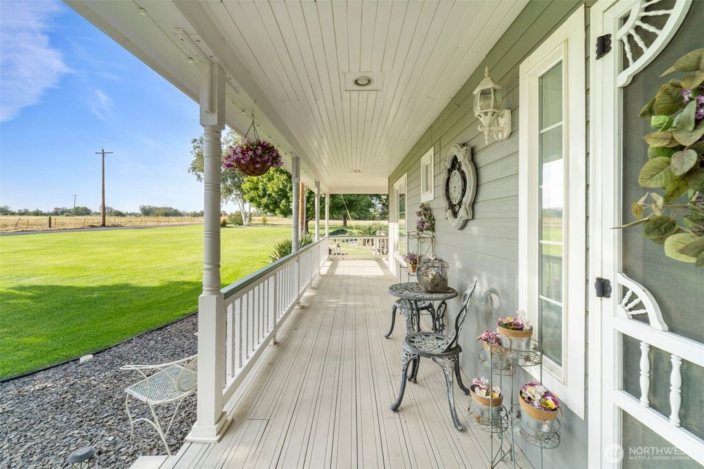 Photo of 413 N Albro Road, Prosser, WA 99350 (MLS # 2463458)