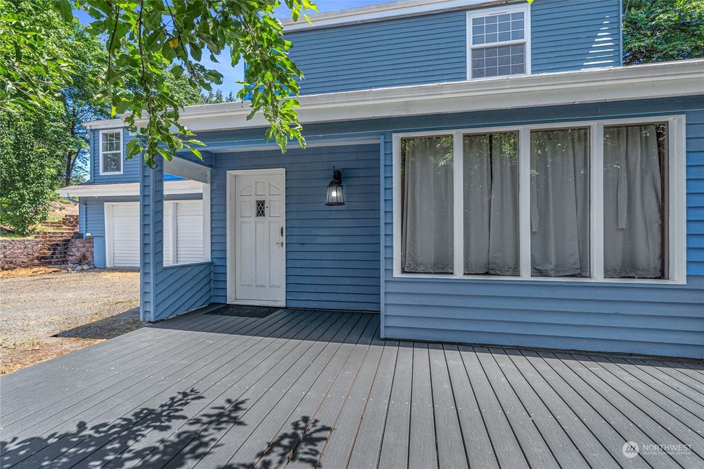 Photo of 14458 58th Avenue S, Tukwila, WA 98168 (MLS # 2074004)