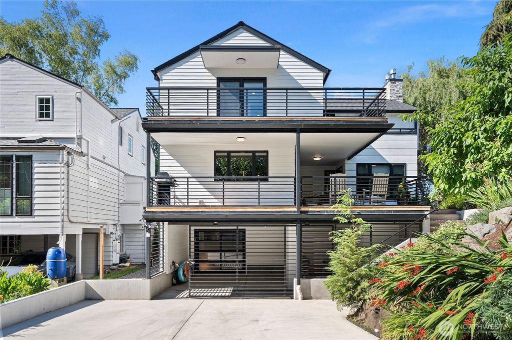 Photo of 1633 E Calhoun Street, Seattle, WA 98112 (MLS # 2407158)