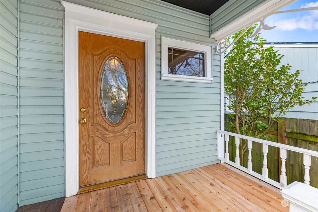 Photo of 1720 Virginia Avenue, Everett, WA 98201 (MLS # 2315570)