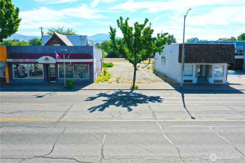 19 Main Street S