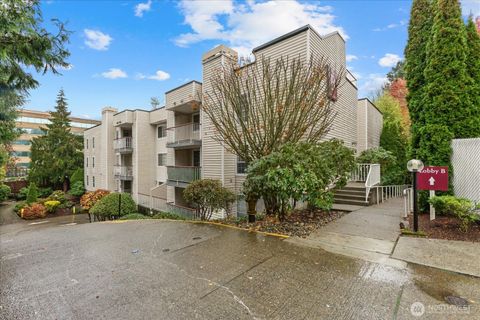 Photo of 132 NE 95th Street #B309, Seattle, WA 98115 (MLS # 2455602)