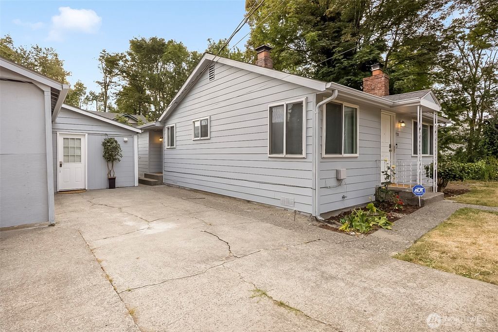 Photo of 9201 36 Avenue S, Seattle, WA 98118 (MLS # 2555960)