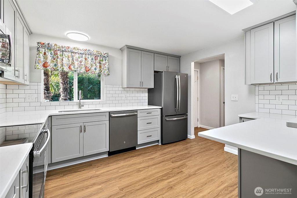 Photo of 32412 44th Avenue S, Federal Way, WA 98001 (MLS # 2464290)