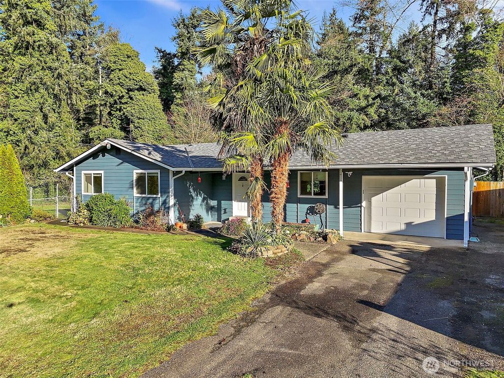 Photo of 32412 44th Avenue S, Federal Way, WA 98001 (MLS # 2464290)