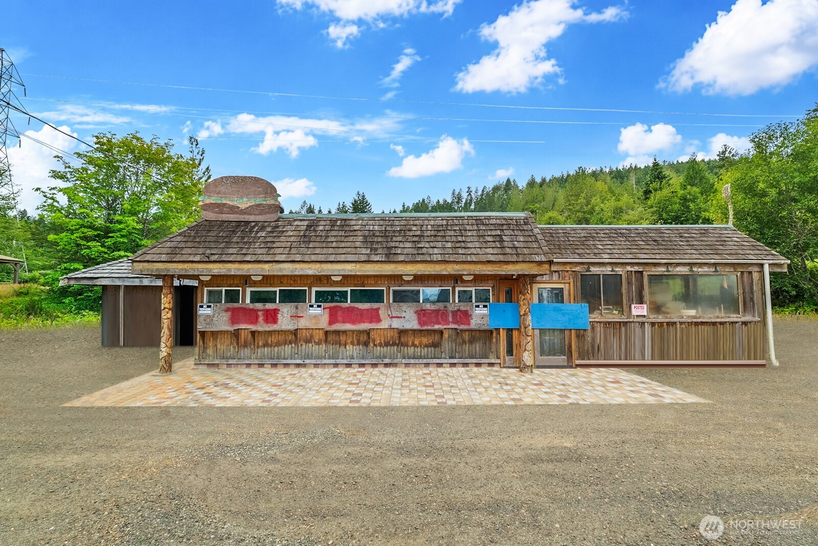 21391 N US HWY 101
