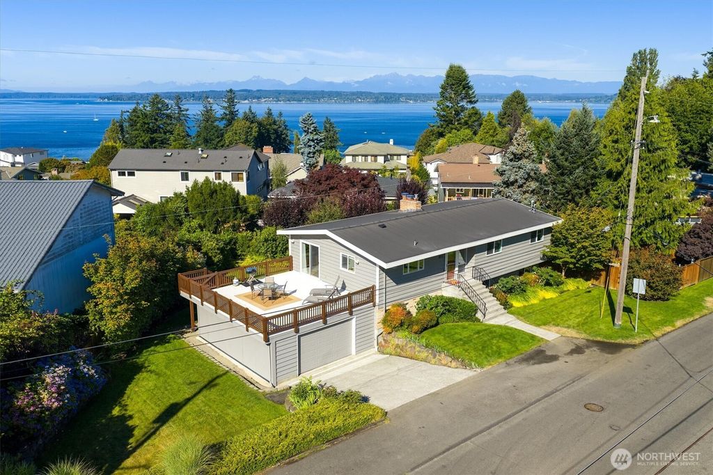 Photo of 2301 NW 204th Street, Shoreline, WA 98177 (MLS # 2419417)