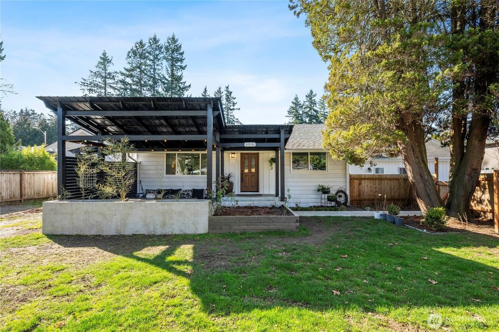 Photo of 6916 Beverly Lane, Everett, WA 98203 (MLS # 2483631)