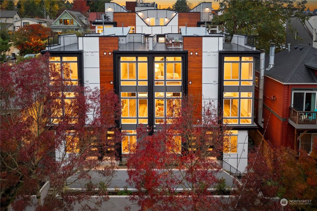 Photo of 918 B N 35th Street, Seattle, WA 98103 (MLS # 2326718)