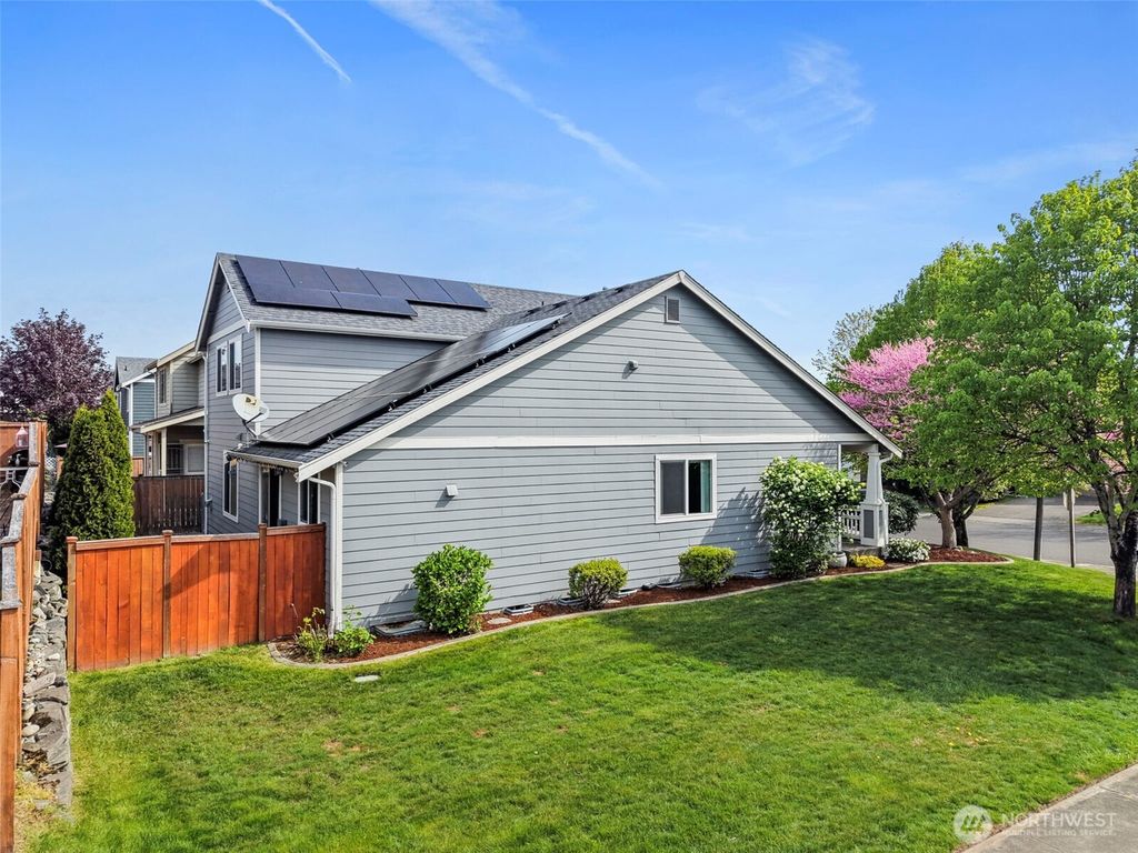 Photo of 17216 139th Avenue E, Puyallup, WA 98374 (MLS # 2517669)