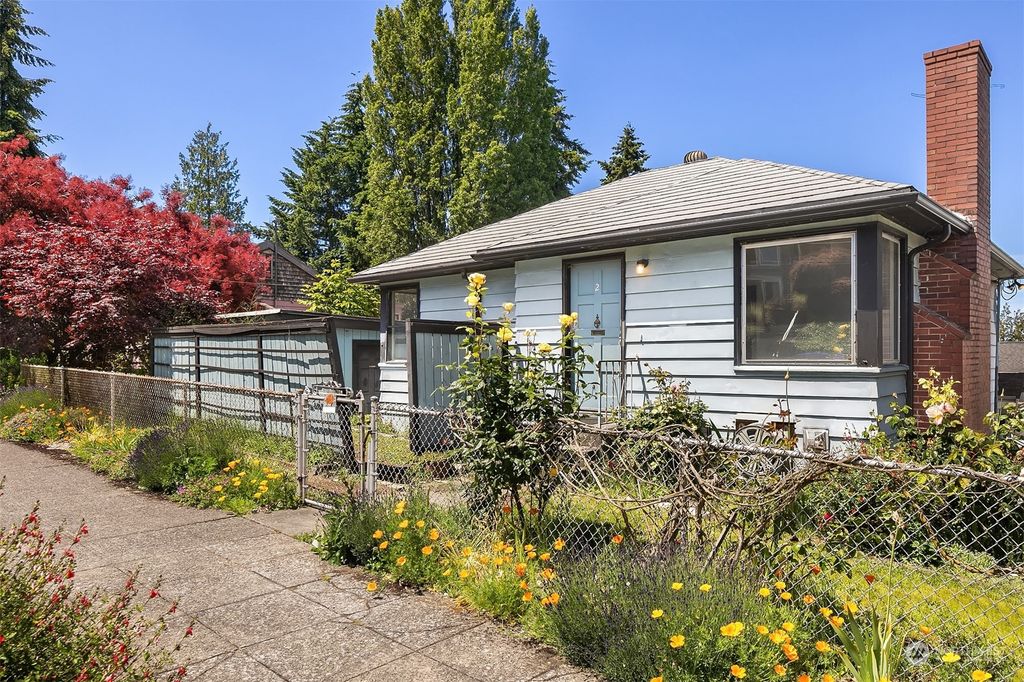 Photo of 2 W Fulton Street, Seattle, WA 98119 (MLS # 2247733)