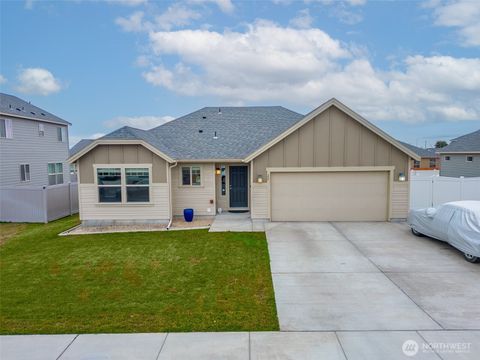 Photo of 22 NE L Street, Quincy, WA 98848 (MLS # 2492690)