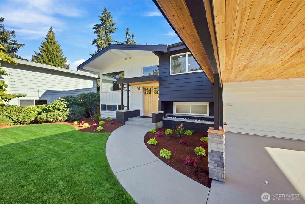Photo of 15237 NE 3rd Street, Bellevue, WA 98007 (MLS # 2570921)