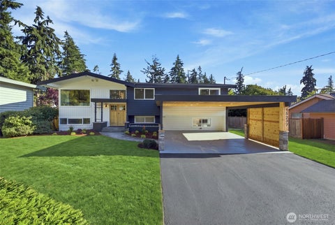 Photo of 15237 NE 3rd Street, Bellevue, WA 98007 (MLS # 2570921)