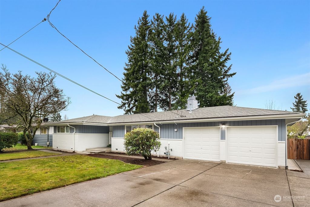 Photo of 583 Kirkland Avenue NE, Renton, WA 98056 (MLS # 2190040)