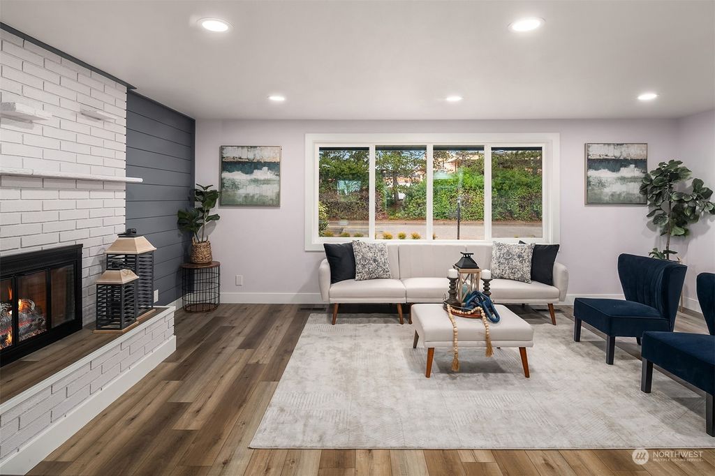 Photo of 583 Kirkland Avenue NE, Renton, WA 98056 (MLS # 2190040)