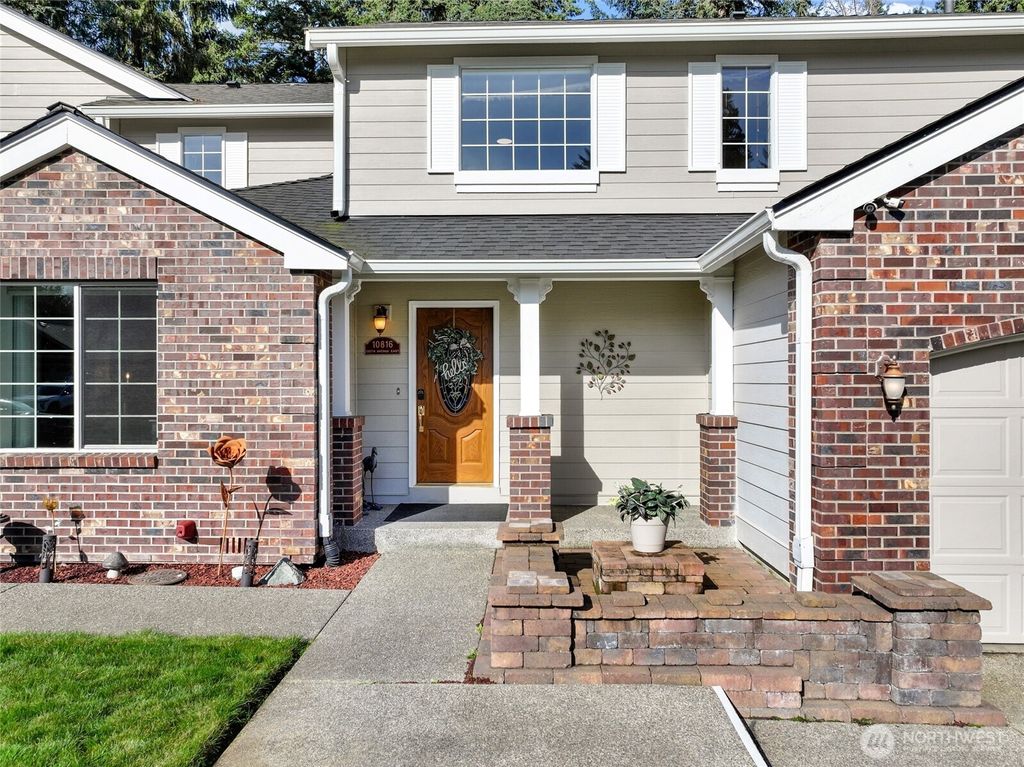 Photo of 10816 130th Avenue E, Puyallup, WA 98374 (MLS # 2498116)