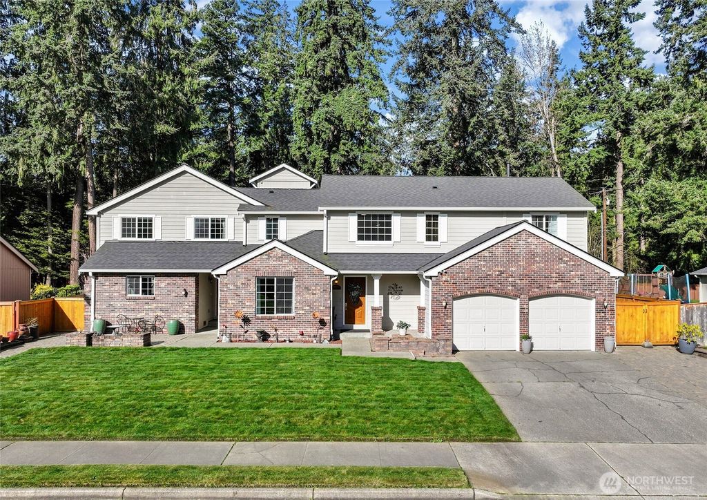 Photo of 10816 130th Avenue E, Puyallup, WA 98374 (MLS # 2498116)