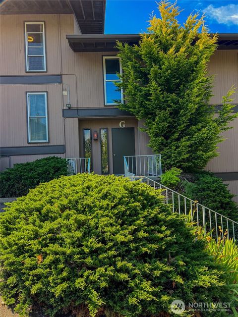 Photo of 1425 S Puget Drive #G3, Renton, WA 98055 (MLS # 2446751)