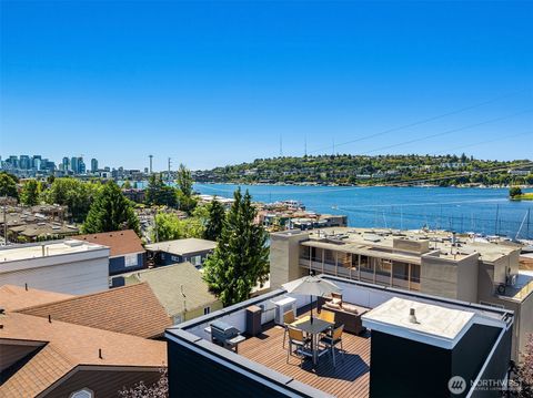 Photo of 2723 Yale Terrace Avenue E, Seattle, WA 98102 (MLS # 2555016)