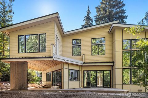 Photo of 5222 Forest Avenue SE, Mercer Island, WA 98040 (MLS # 2516634)
