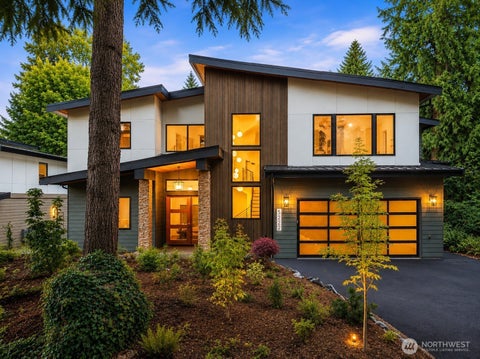 Photo of 5222 Forest Avenue SE, Mercer Island, WA 98040 (MLS # 2516634)