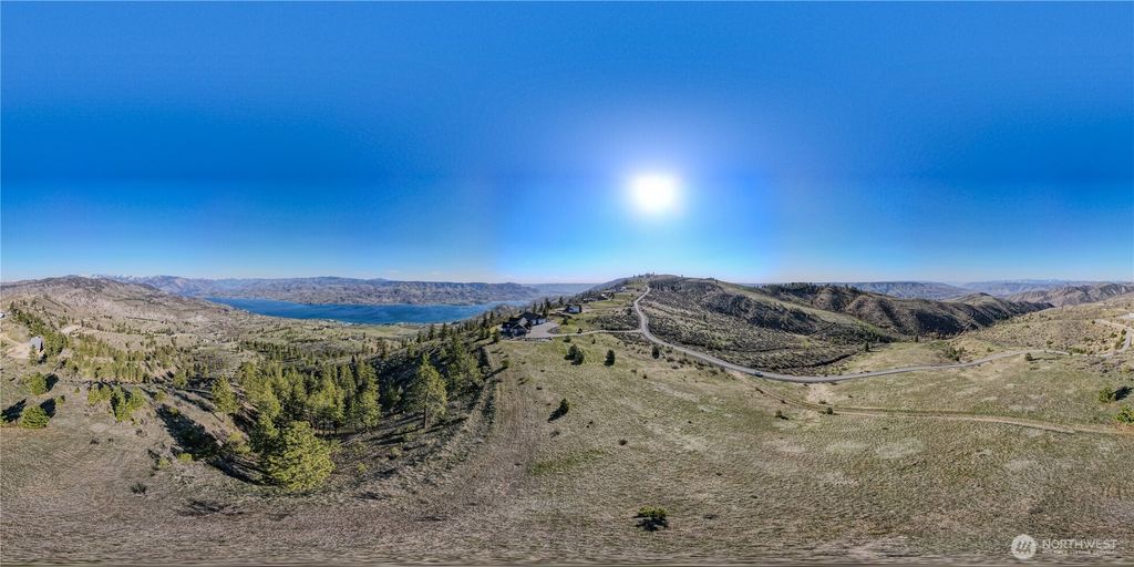 Photo of 282 Hawks Ridge Road, Chelan, WA 98816 (MLS # 2501735)