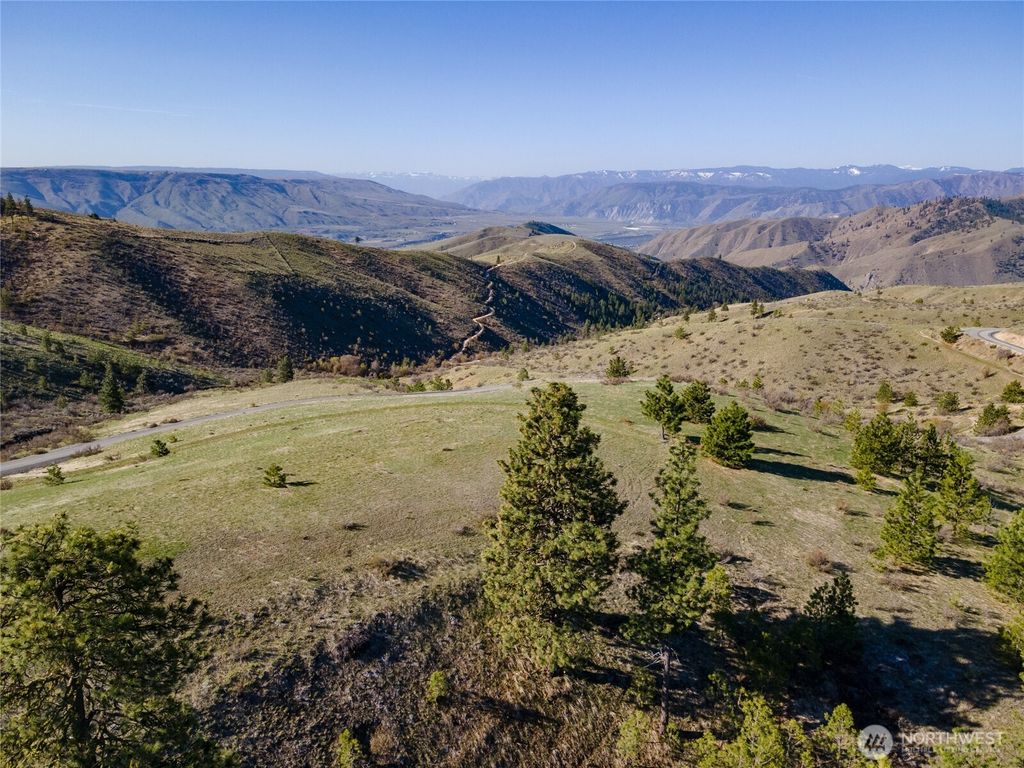 Photo of 282 Hawks Ridge Road, Chelan, WA 98816 (MLS # 2501735)